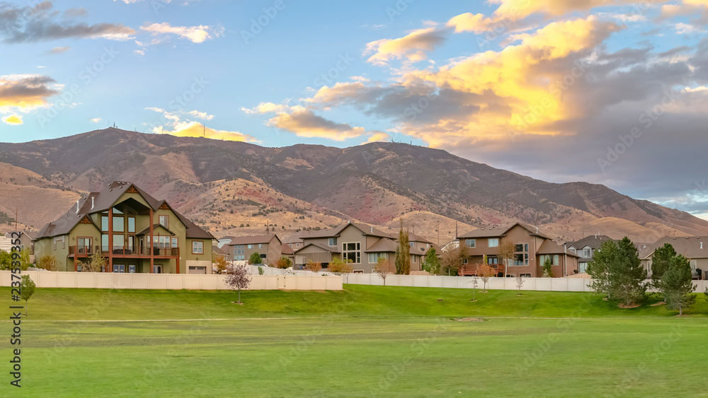 Homes with mountain view in Saratoga Springs Utah