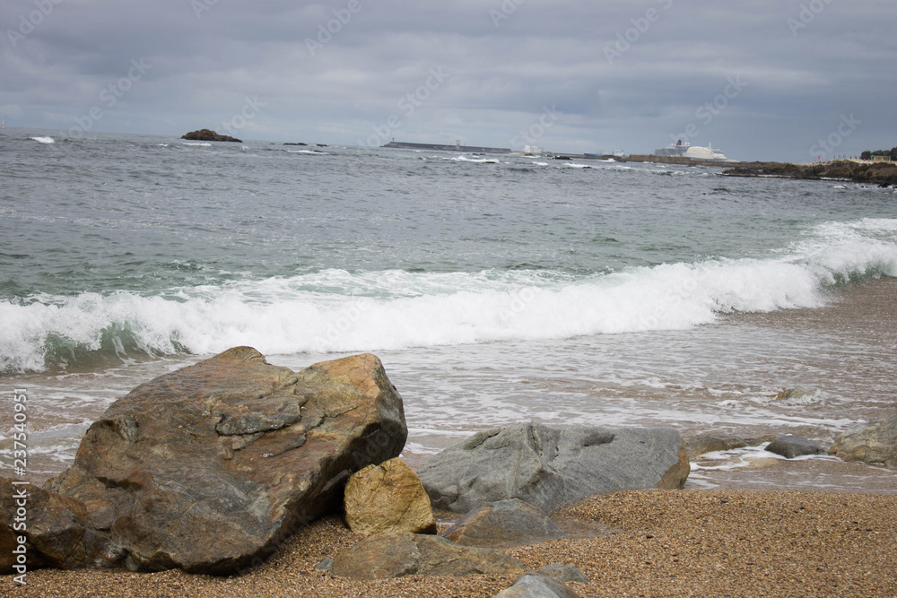 wave of stones wave of stones