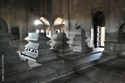 Мавзолей-усыпальница "Ибрагим Рауза" в Биджапуре в Индии 