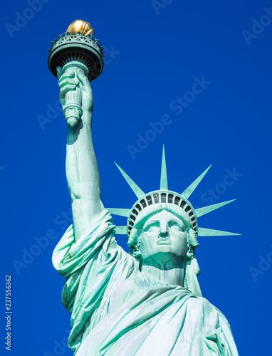 ニューヨーク　自由の女神 © oben901