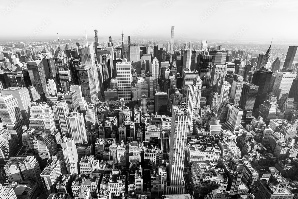 ニューヨーク　マンハッタンの摩天楼　モノクロ
