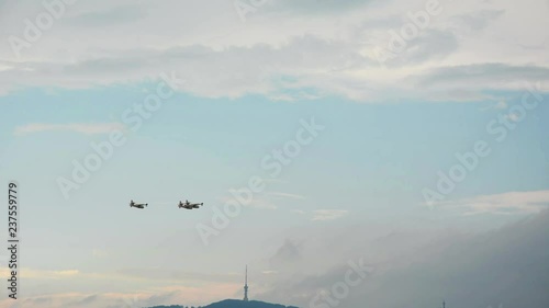 Three planes flying in the sky