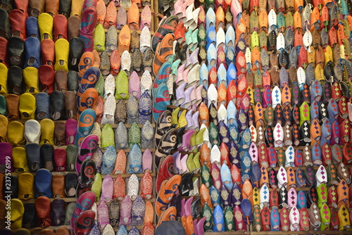 Typisch marokkanische Pantoffeln aus Leder, Essaouira, Marokko, Afrika ©  Egon Boemsch