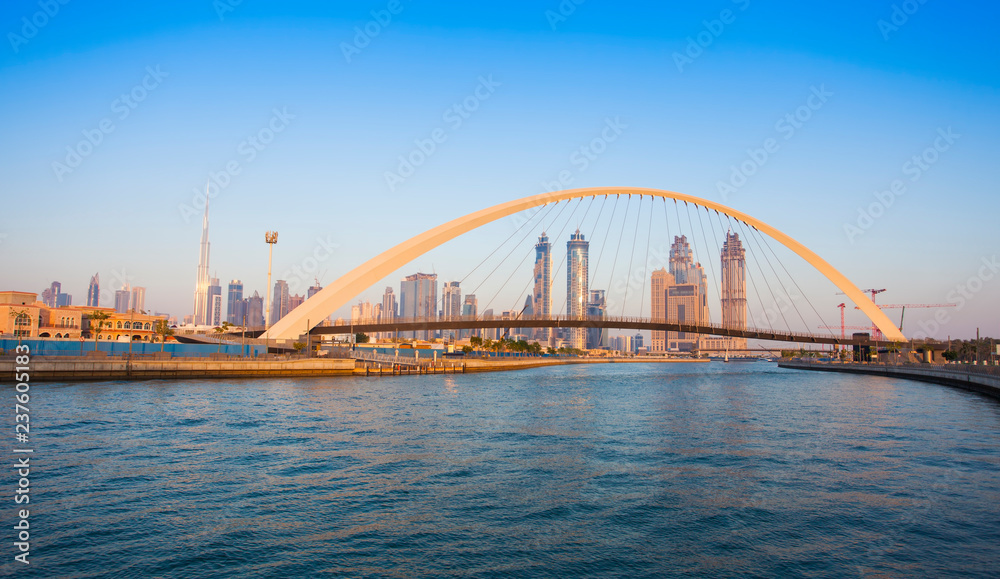 Naklejka premium Dubai city skyline at sunset. view of Tolerance bridge