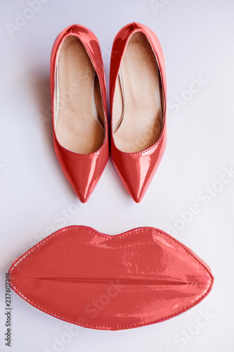 Pink shoes and accessories women pearce.