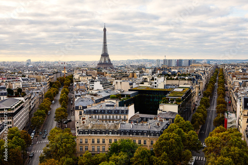 Fototapeta Naklejka Na Ścianę i Meble -  Paris cityscape with Eiffel Tower