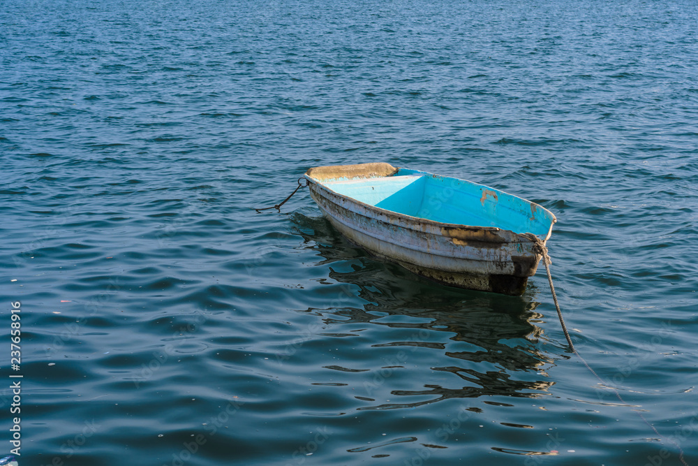 Bote en el mar 