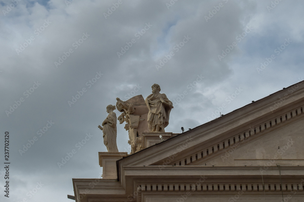 Obraz premium Statues On The Left Wing of Saint Peter's Square, Vatican, Italy