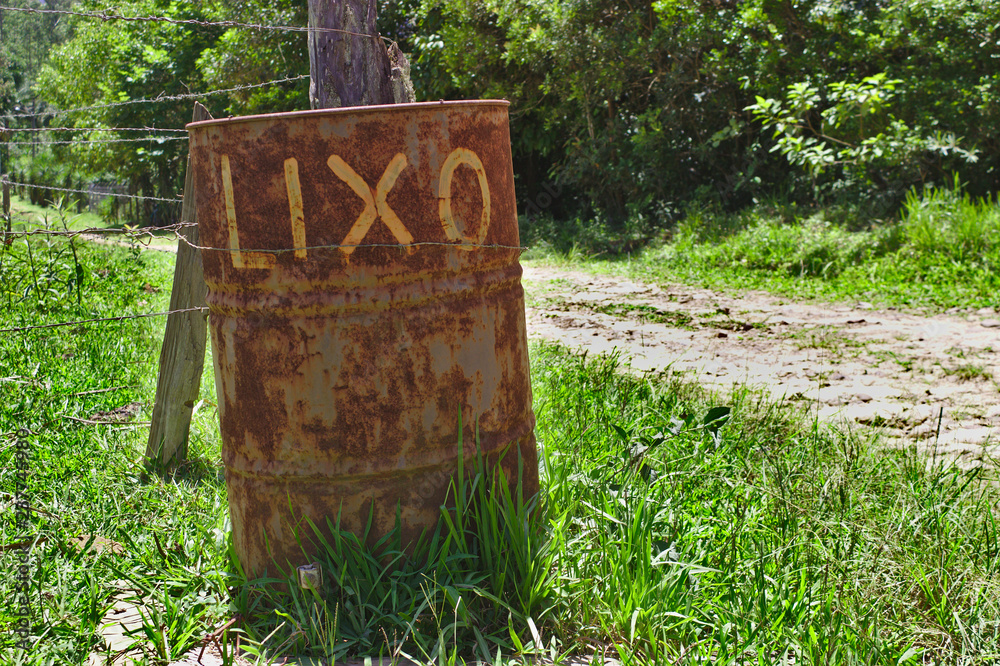 Fototapeta premium Latão de Lixo - Trash Can