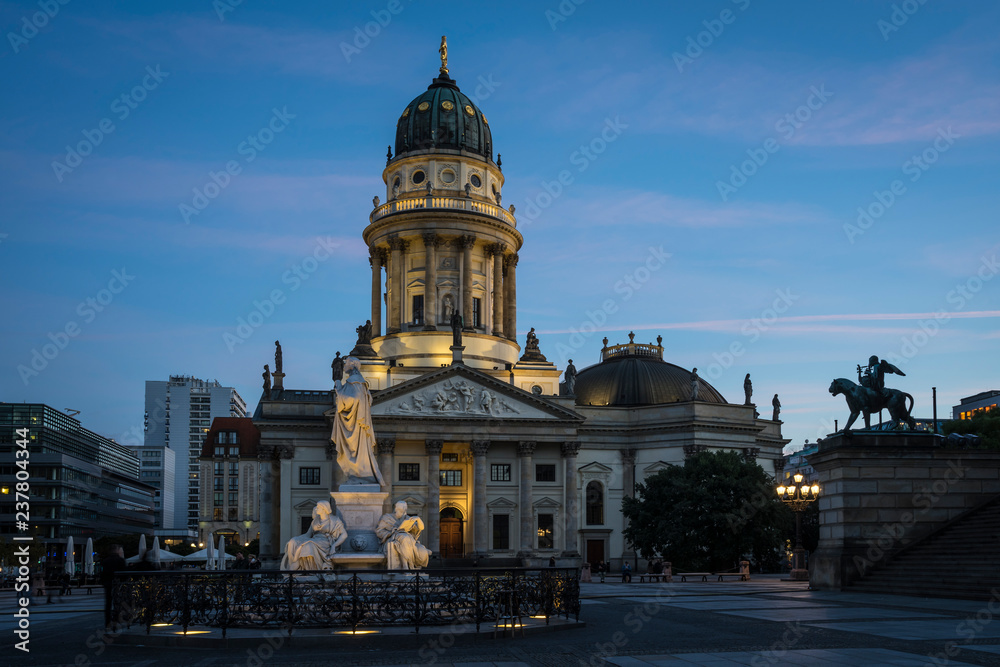 Obraz premium Detscher Dom am Gendarmenmarkt in Berlin.
