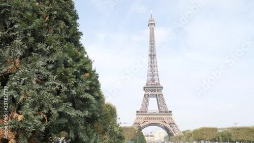 Niceh Shot of Eifeltoren v3 photo