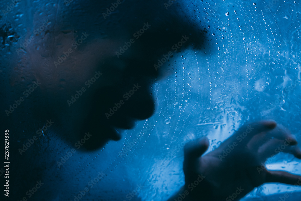 Fototapeta premium Boy in glass
