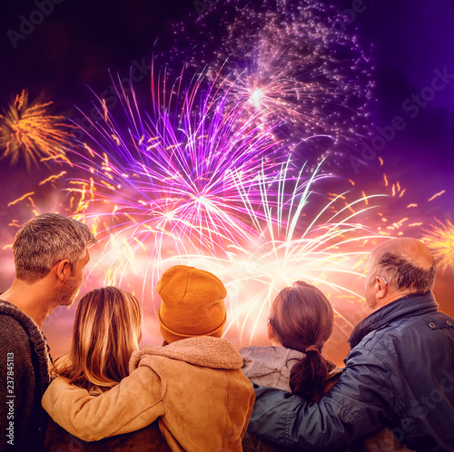 Canvas Print Familie schaut das Feuerwerk an