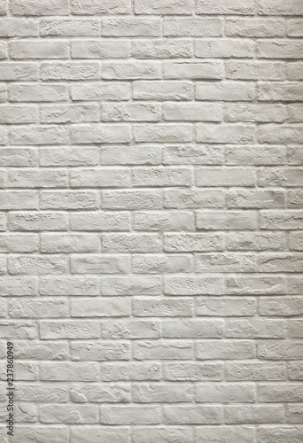 白い石材のレンガ壁