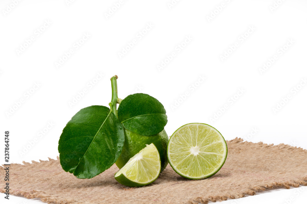 Foto Lemon isolated on white background