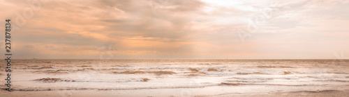 Greena ( Dänemark ) - Ostsee Strand mit Wolken und Wellen