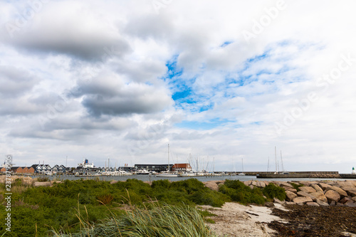 Yachthafen in Greena ( Dänemark) mit Blick auf Ostsee und Strand photo