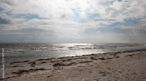 Greena ( Dänemark ) - Ostsee Strand mit Wolken und Wellen