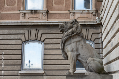Sculpture of a proudly sitting lion in Budapest