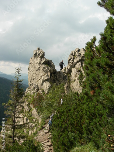 Tatry - "Szczerbinka" na czerwonym szlaku z Giewontu na Przełęcz w Grzybowcu