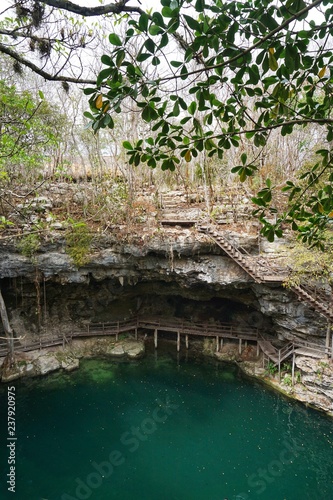 Cenote in Valladolid | Höhle in Mexiko