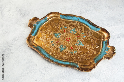 Photo Antique florentine wooden gold turquoise tray