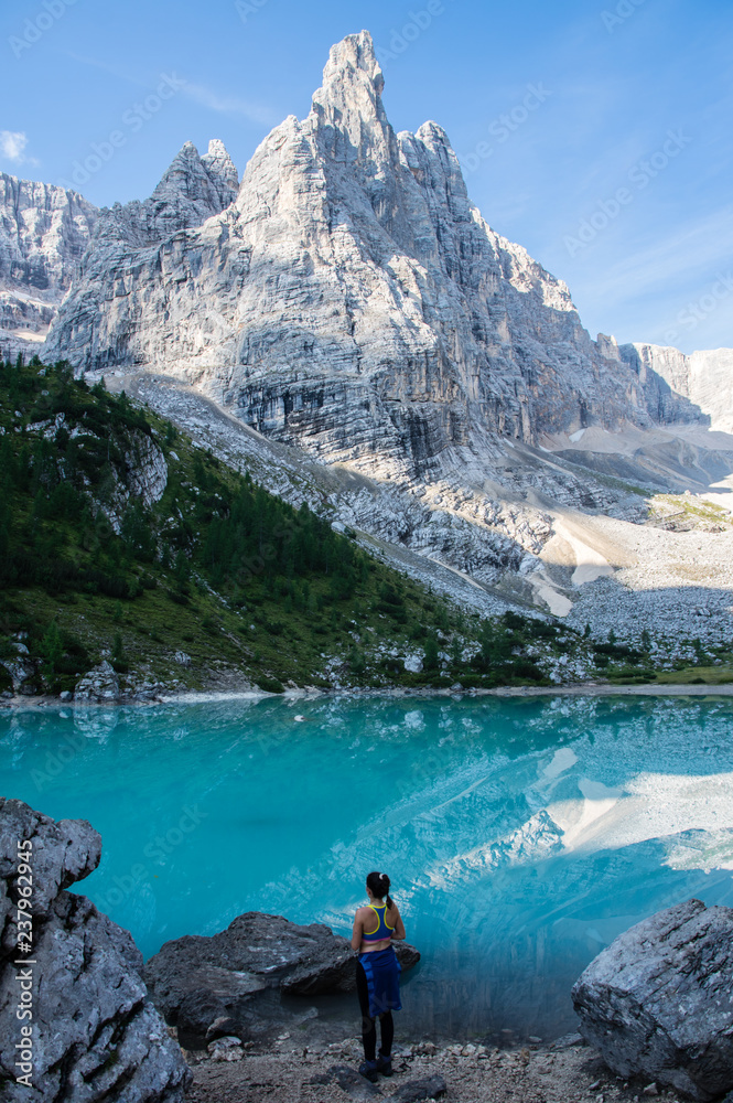 Obraz premium Astonishing Lake Sorapis in the Italian Dolomites