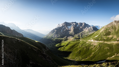 Route du Col du Lautaret vers le Galibier, Hautes-Alpes France