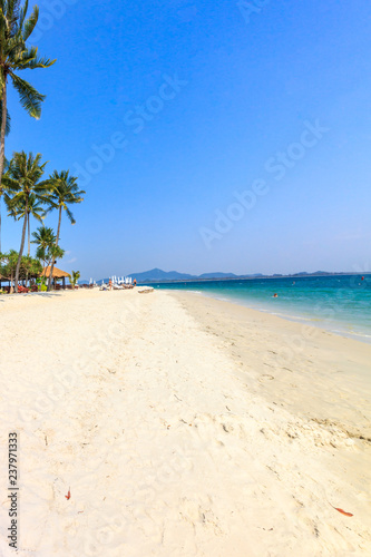 beach on Koh Mook © Kevin Hellon