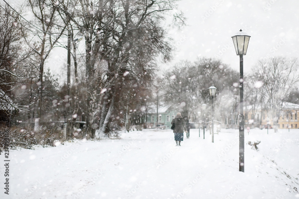 Obraz premium Winter landscape of country fields and roads