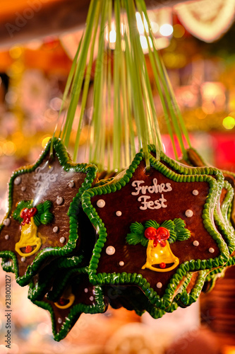 Auf dem weltberühmten Christkindlesmarkt zu Nuernberg, Deutschland. photo