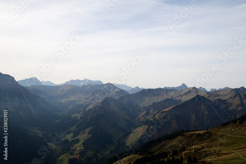Allgäuer Alpen - Blick vom Walmendinger Horn  © VRD