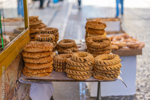 Greek bagels at Ermou Street in Athens © Inolas