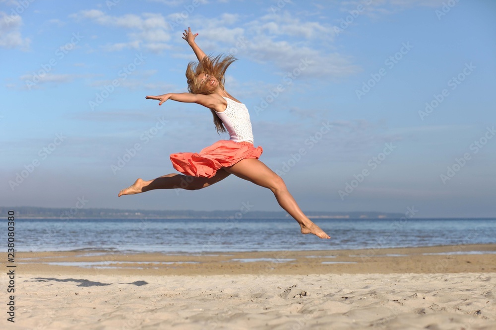 girl on the sea gets positive emotions girl on the sea gets positive emotions
