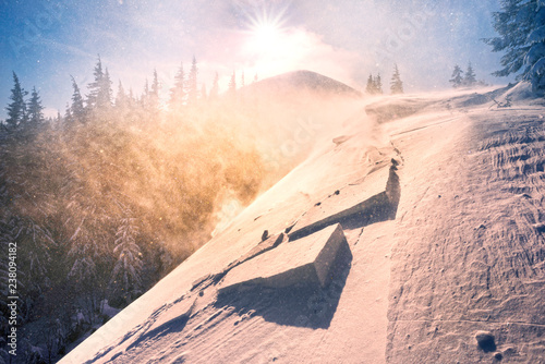 фотография avalanche on a dangerous slope