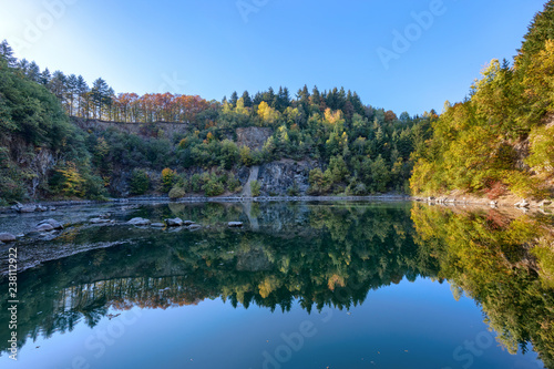 Der Katzenbuckelsee auf dem höchsten Berg des Odenwaldes