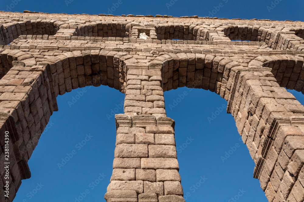 roman aqueduct of segovia