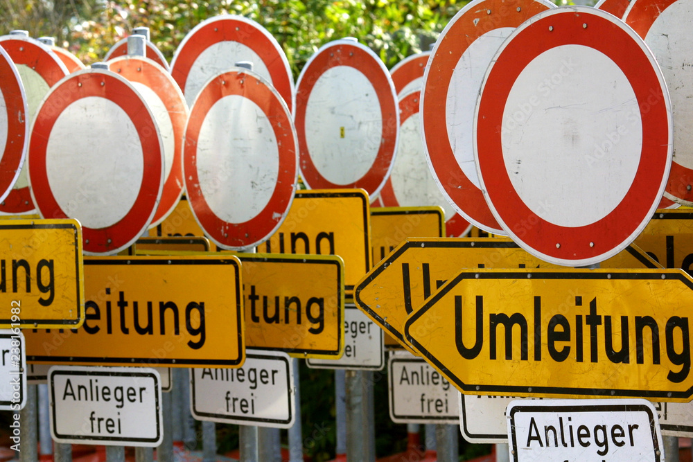 Verkehrsschild Durchfahrt Verboten