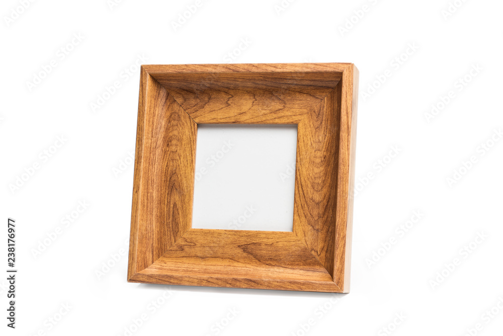 Marco de madera para fotos formato cuadrado sobre fondo blanco aislado. Vista de frente Marco de madera para fotos formato cuadrado sobre fondo blanco aislado. Vista de frente