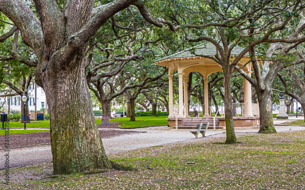 Fototapeta premium Pavilion at White Point Garden in Charleston, SC