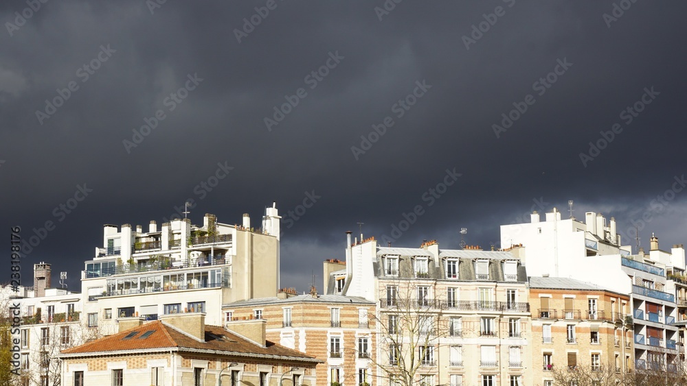 Orage toits de Paris 