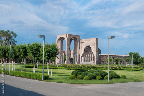 Tableau sur toile Main gate to Mother See of Holy Etchmiadzin Complex