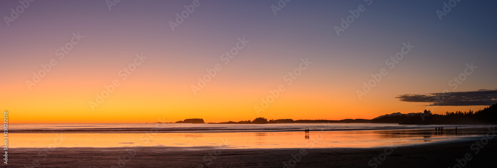 Obraz premium Die Cox Bay in der Nähe von Tofino während des Sonnenuntergangs 