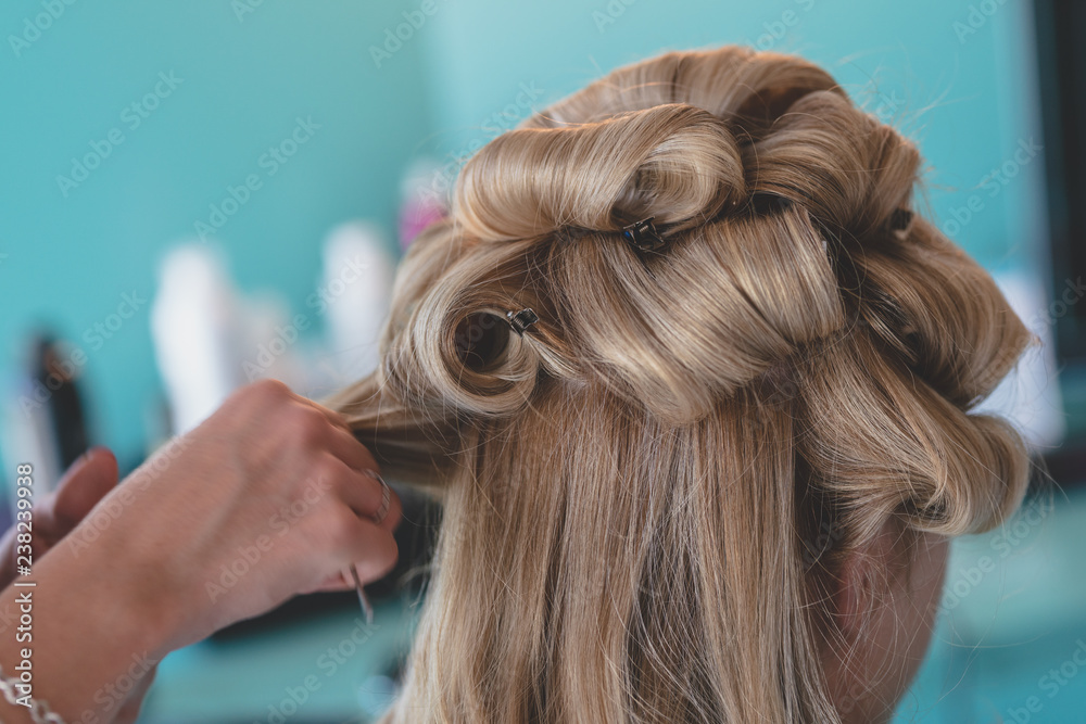 Naklejka premium peinado rizos mujer novia boda peluqueria