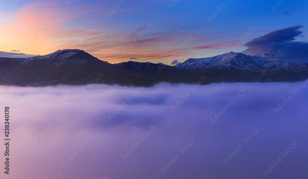 Obraz premium Sunrise on the mountain