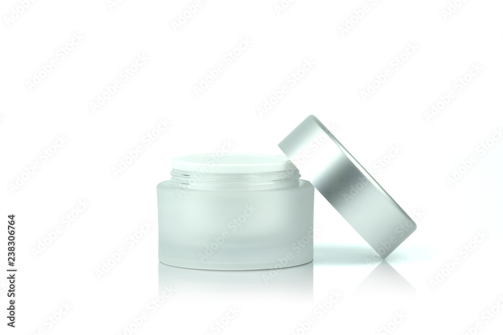 Mock up a empty container cream jar for cosmetic is uncover, isolated