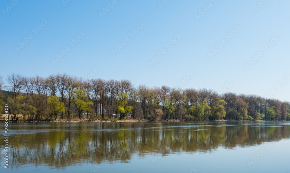 Wasserspiegelung Donau Bayern Wasserspiegelung Donau Bayern