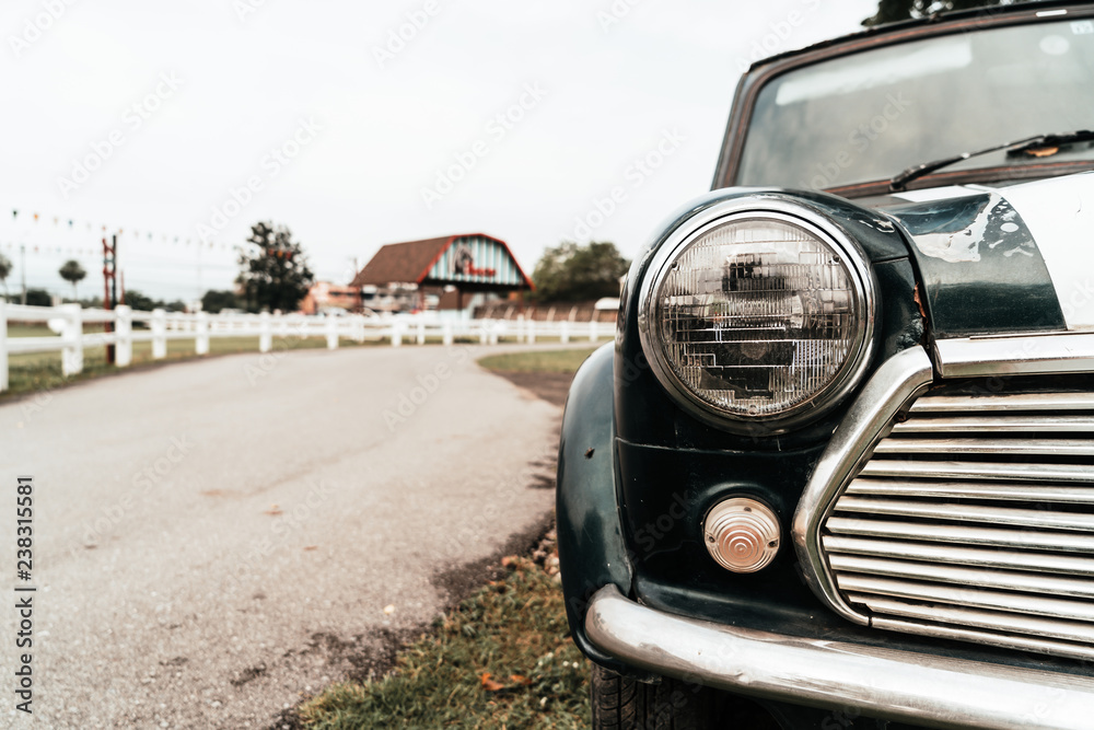 Fototapeta premium head light of old car