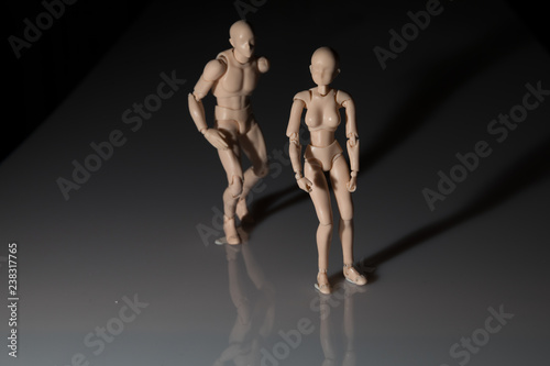 Mann und Frau Figurinen