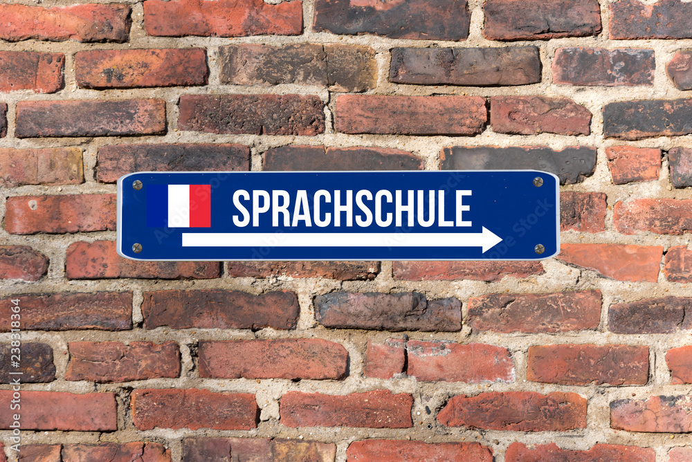 Eine Tafel und Hinweis auf die Sprachschule für Französisch Eine Tafel und Hinweis auf die Sprachschule für Französisch